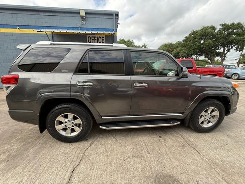 Used 2012 Toyota 4Runner SR5 AWD/4WD image 8