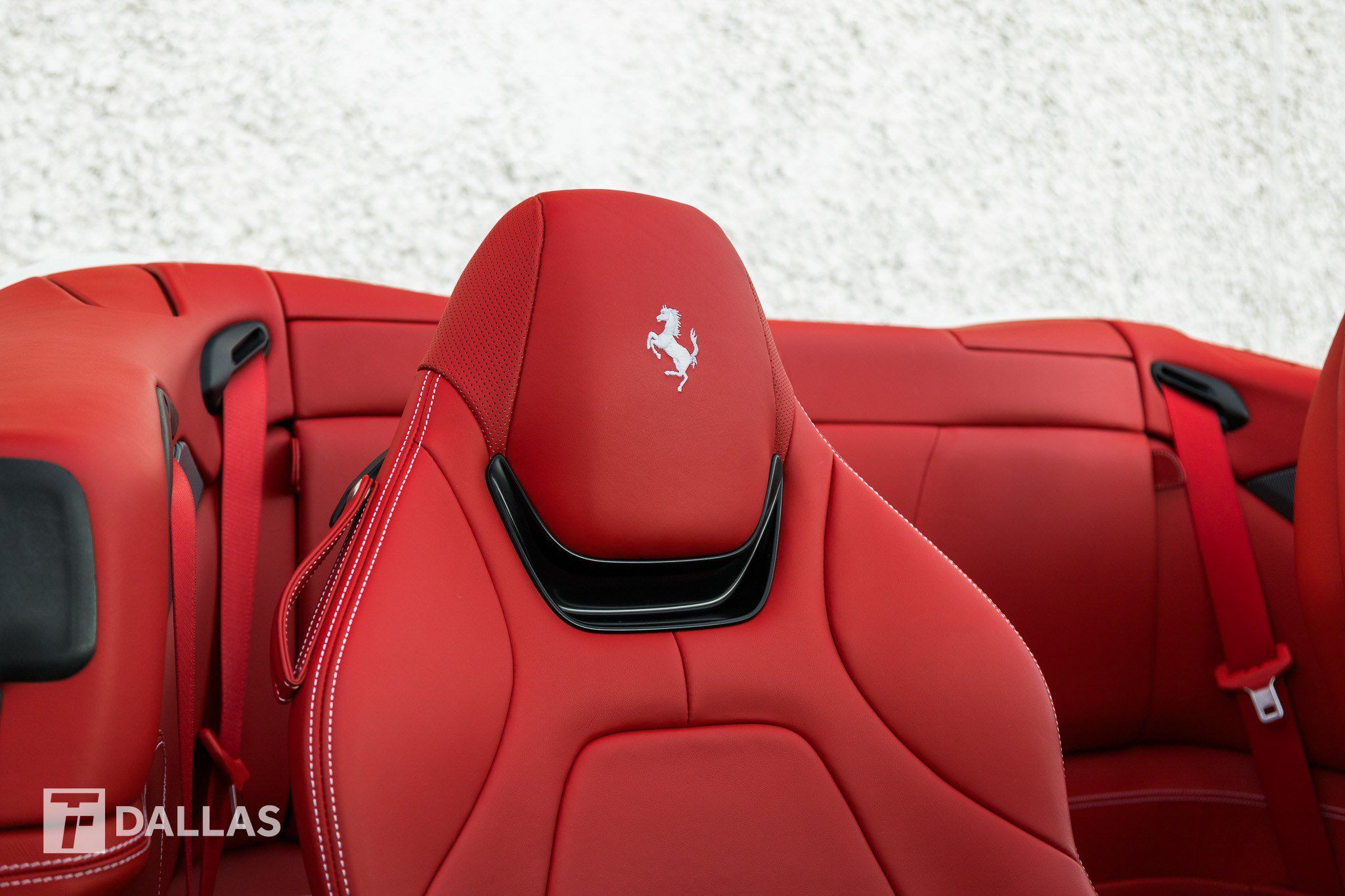 Used 2019 Ferrari Portofino RWD image 35