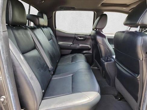 Used 2022 Toyota Tacoma Limited RWD image 16