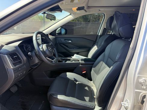Certified 2023 Nissan Rogue SV w/ SV Premium B Package FWD image 13