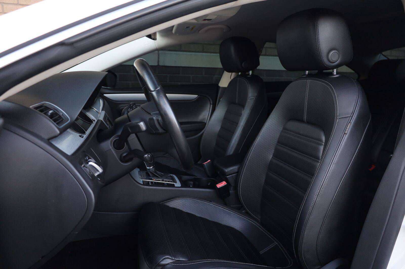 Used 2014 Volkswagen CC R-Line FWD image 18