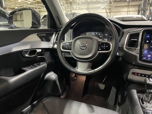 Used 2018 Volvo XC90 T5 Momentum w/ Convenience Package AWD/4WD image 3