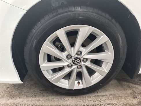 Used 2022 Toyota Camry LE AWD/4WD image 18