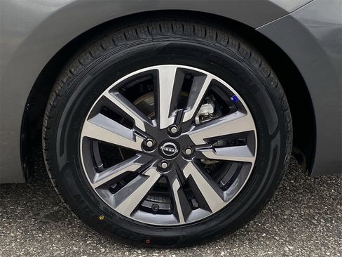 Certified 2023 Nissan Versa SV image 7