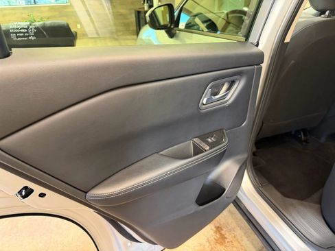 Used 2025 Nissan Rogue SV image 13