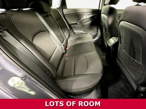 Used 2018 Hyundai Elantra GT image 24