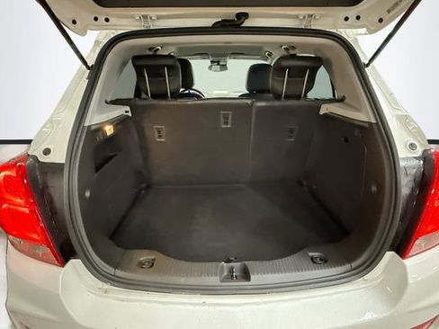 Used 2019 Chevrolet Trax LT w/ LT Convenience Package FWD image 24