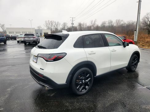 Used 2023 Honda HR-V Sport image 9