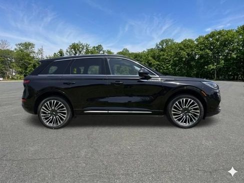 Used 2022 Lincoln Corsair AWD w/ Premium Package image 10