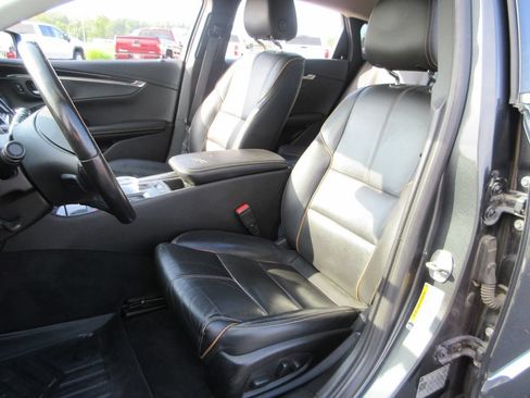 Used 2018 Chevrolet Impala Premier FWD image 19