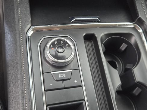 Used 2024 Ford Expedition XLT image 16