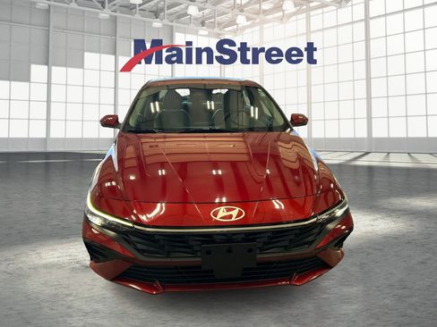 Used 2024 Hyundai Elantra Limited image 8
