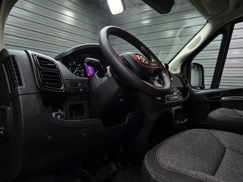 Used 2023 RAM ProMaster 2500 FWD image 13