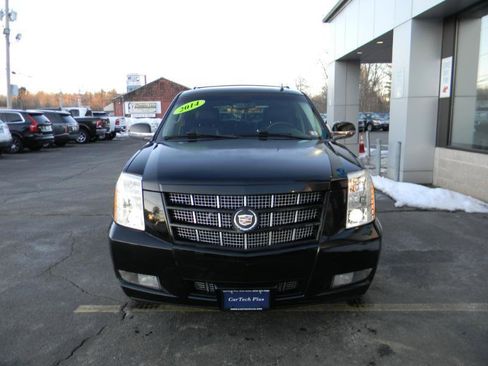 Used 2014 Cadillac Escalade Premium image 3