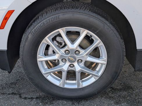 Used 2024 Chevrolet Equinox LT image 36