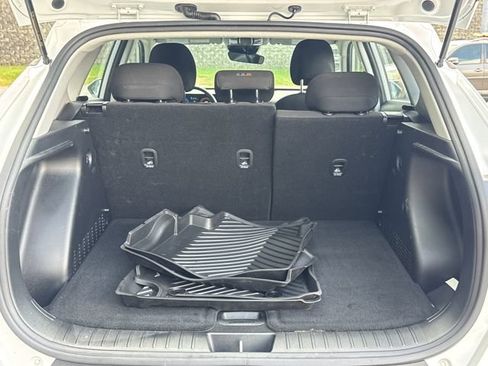 Used 2025 Hyundai Kona SE FWD image 12