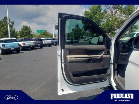 Used 2019 Ford Expedition Max Limited AWD/4WD image 13
