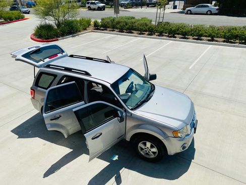 Used 2008 Ford Escape XLS FWD image 13