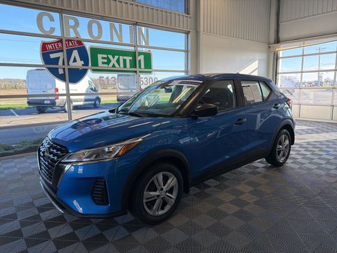 Used 2022 Nissan Kicks S image 3