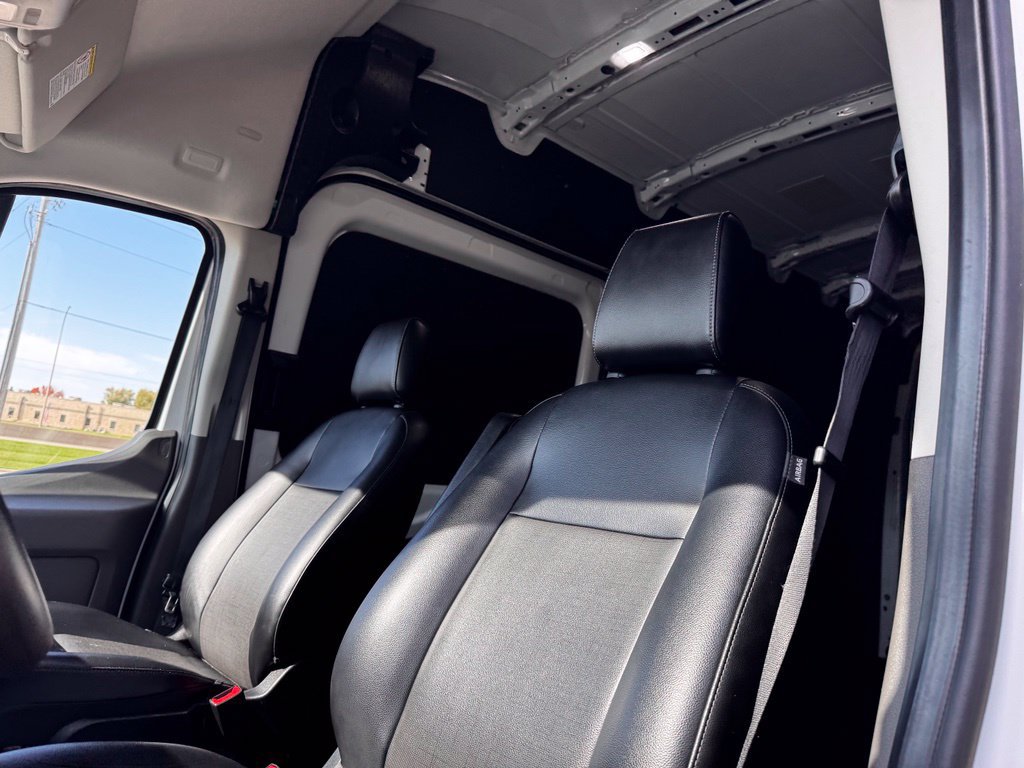 Used 2024 Ford Transit 250 148 High Roof Extended w/ Load Area Protection Package RWD image 7
