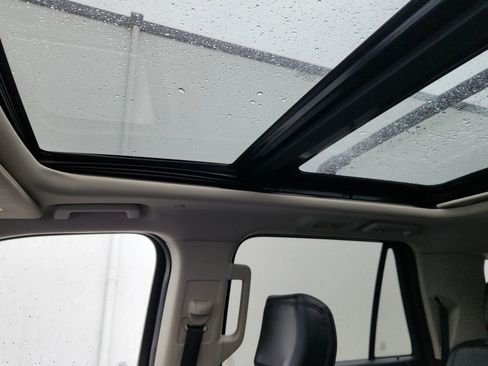 Used 2018 Ford Expedition Max Platinum AWD/4WD image 18