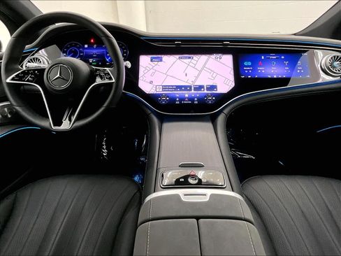 Used 2026 Mercedes-Benz EQS 400 4MATIC SUV image 13
