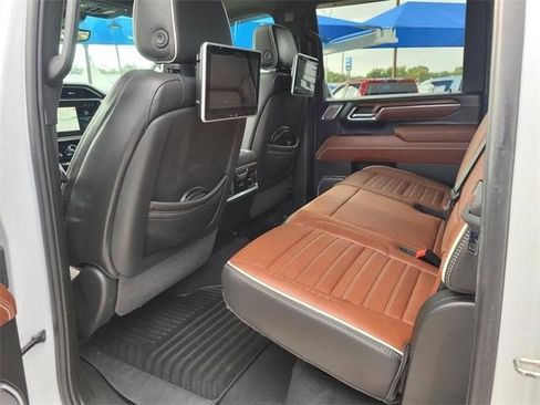 Used 2024 GMC Sierra 3500 Denali Ultimate image 3
