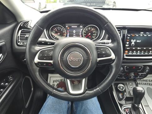 Used 2018 Jeep Compass Latitude w/ Popular Equipment Group AWD/4WD image 16