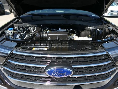 Used 2023 Ford Explorer XLT w/ Equipment Group 202A RWD image 26