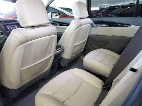 New 2025 Cadillac XT6 Premium Luxury image 11