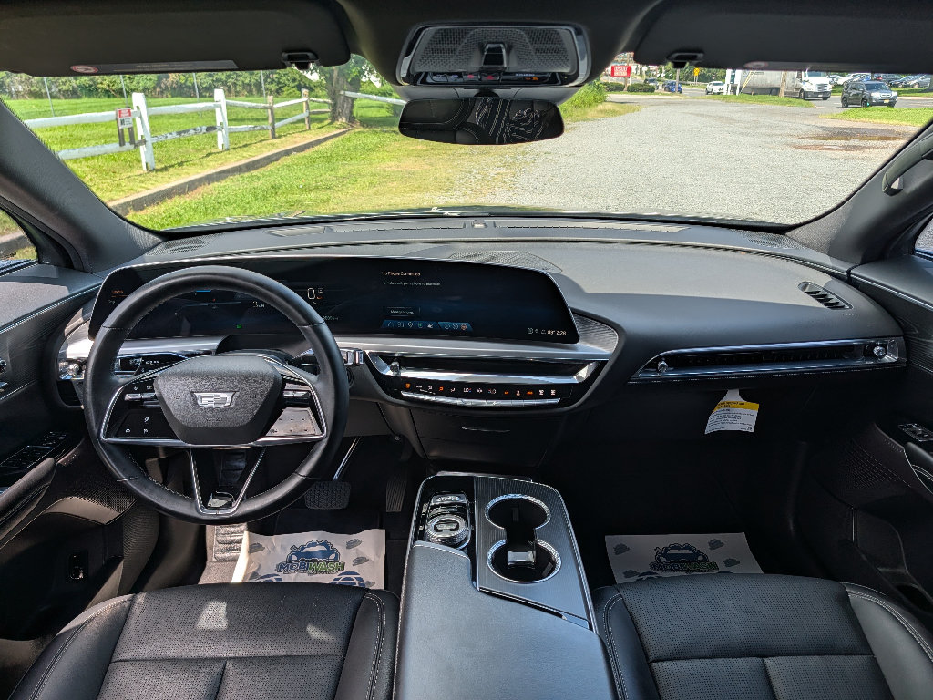 Used 2024 Cadillac Lyriq Sport AWD/4WD image 31