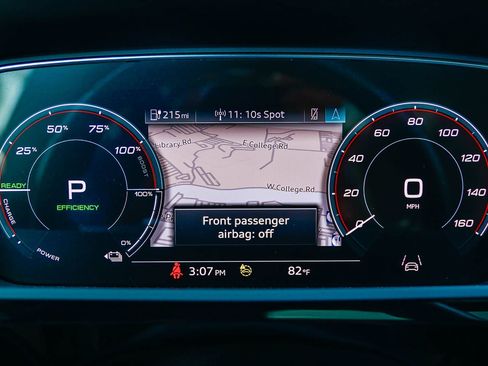 Used 2023 Audi e-tron Premium w/ Convenience Plus Package image 25