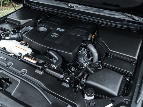 Used 2024 Lexus GX 550 image 33