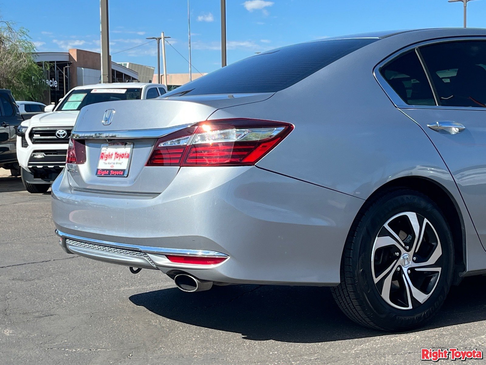 Used 2017 Honda Accord LX image 11