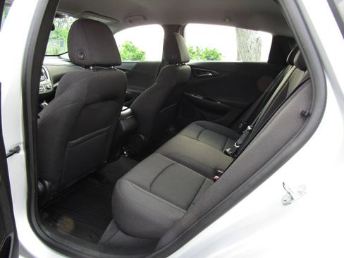 Used 2020 Chevrolet Malibu LS FWD image 12