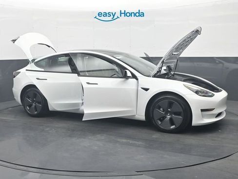 Used 2023 Tesla Model 3 Standard Range image 33