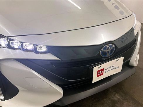 Certified 2022 Toyota Prius Prime XLE FWD image 31