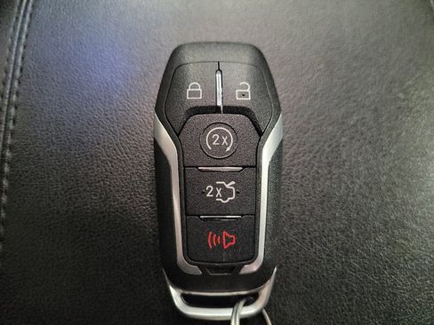 Used 2016 Ford Edge SEL w/ Equipment Group 201A AWD/4WD image 32