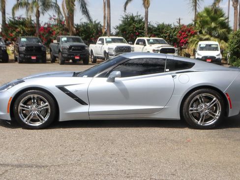 Used 2017 Chevrolet Corvette Stingray Coupe w/ 1LT RWD image 5