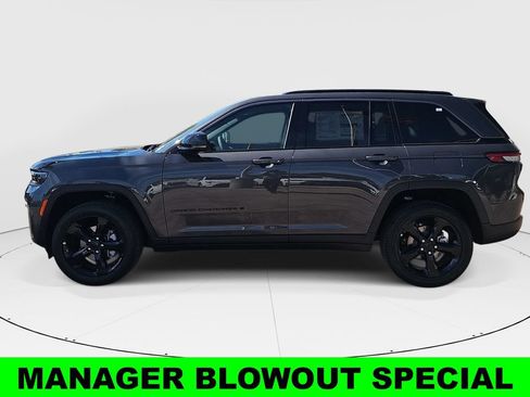 New 2026 Jeep Grand Cherokee Limited w/ Limited Altitude Package AWD/4WD image 6