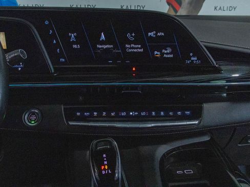 Used 2021 Cadillac Escalade Sport w/ Driver Assist Tech Package AWD/4WD image 4