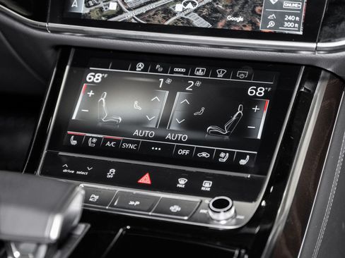 Used 2025 Audi A8 L 3.0T AWD/4WD image 36