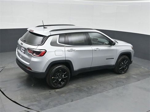 New 2026 Jeep Compass Latitude image 30