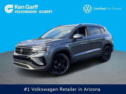 Used 2022 Volkswagen Taos SE w/ Panoramic Sunroof Package