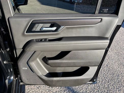 New 2026 GMC Yukon XL Elevation image 36