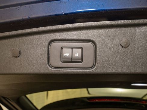 Certified 2025 Nissan Pathfinder Platinum image 6