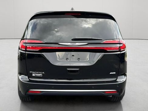 New 2025 Chrysler Pacifica Select w/ Uconnect Theater Family Group AWD/4WD image 7