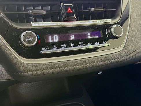 Used 2024 Toyota Corolla SE image 19