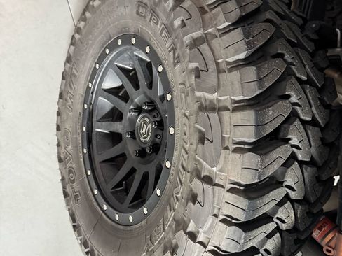 Used 2019 Ford F150 Raptor w/ Equipment Group 802A Luxury AWD/4WD image 12