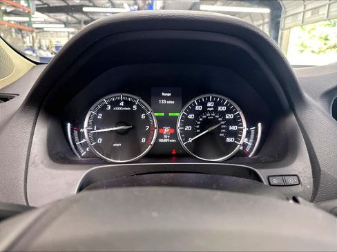 Used 2018 Acura TLX FWD image 16